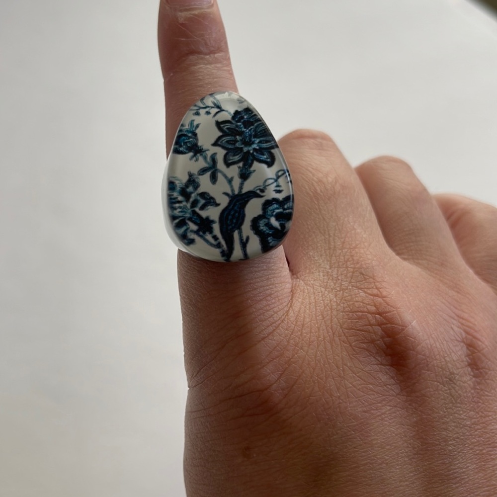 Blue & White Oblong Print Ring